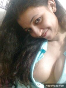 Sexy indian college girl's big boobs