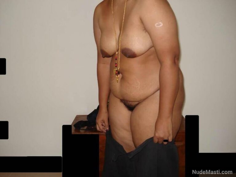 desi big boobs aunty stripping naked