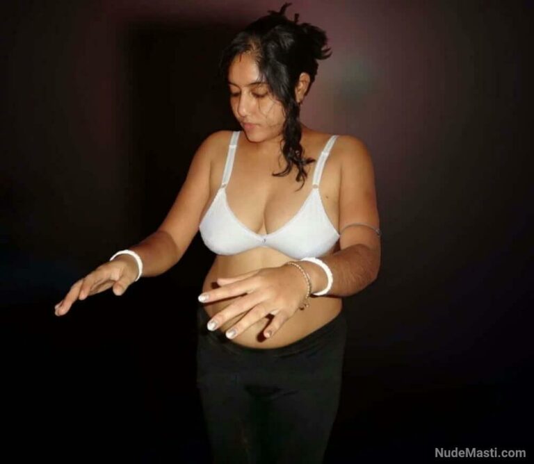 bangalore desi housewife sexy cleavage